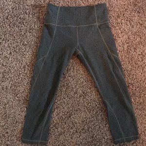 Athleta powervita capris size S